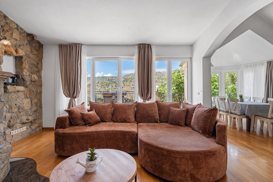 The living area features a direct approach to the outdoors