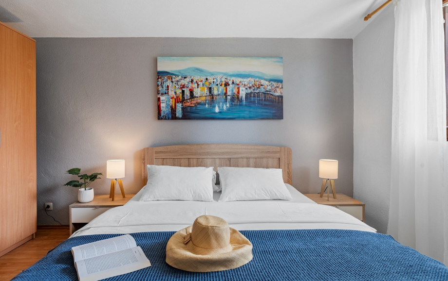 Bedroom No.2 with double bed 160x200 cm, AC