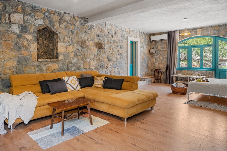 Living area on the lower floor, on the Bedroom No.4