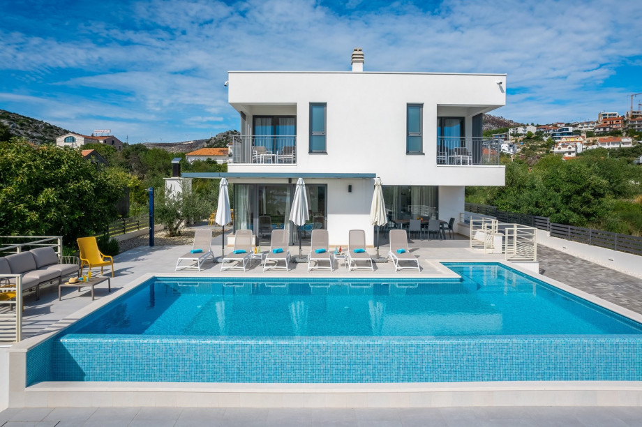 This stunning 3-bedroom villa is designed to accommodate up to 7 guests