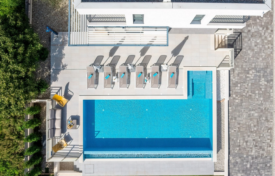 Enjoy endless sun-soaked days on the expansive sun deck,