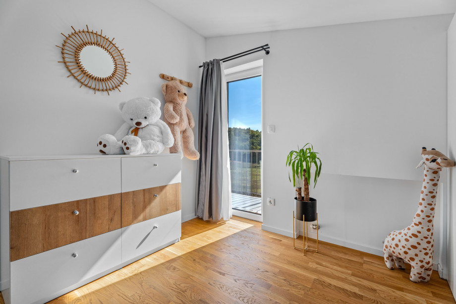 Bedroom No. 6 (9.8m2) with a bunk bed (2 x 90cm x 200cm beds), shared balcony with the living room