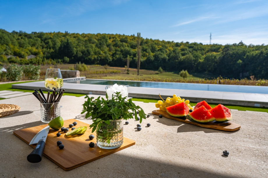 Here is a wide choice of many amazing places to visit or day trips in the area