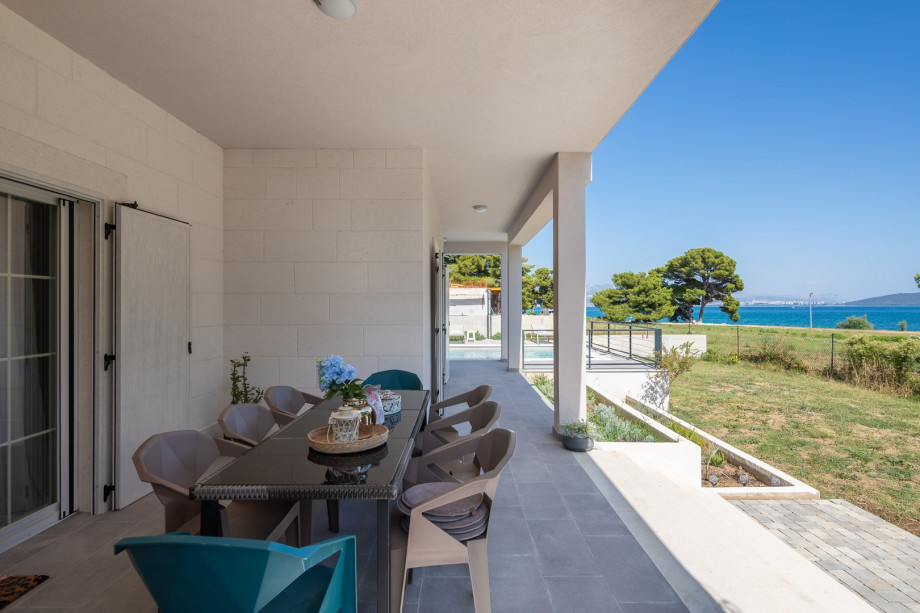 Dine al fresco under the covered dining area
