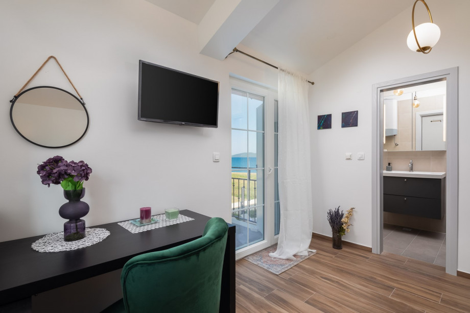 A separate terrace with two deck chairs on the northwest side provides a tranquil spot to unwind