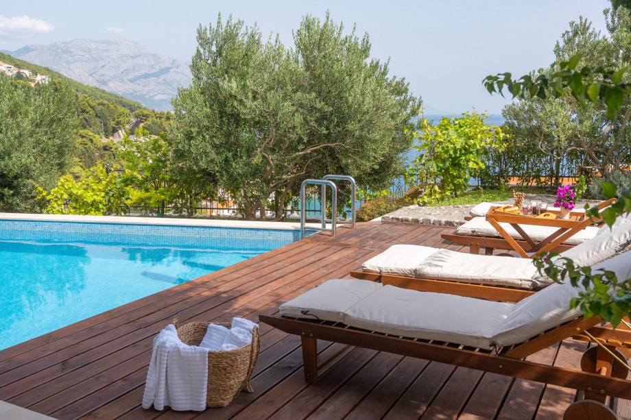 This is a very unique and spacious villa that is very well-equipped