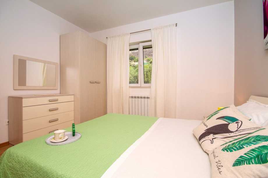 Bedroom 3 with a king-size bed