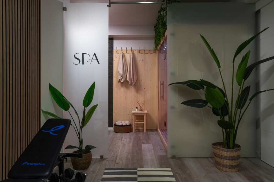 A shower-equipped family bathroom