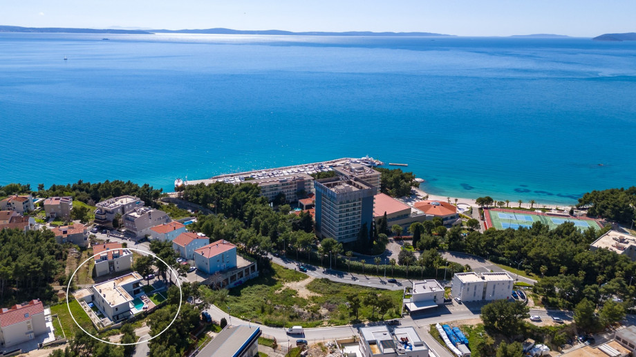 Villa Aride is located only 9km far from the center of the famous town Split