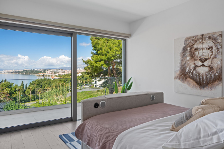 Bedroom No.2  has a 180 by 200 cm king-size bed