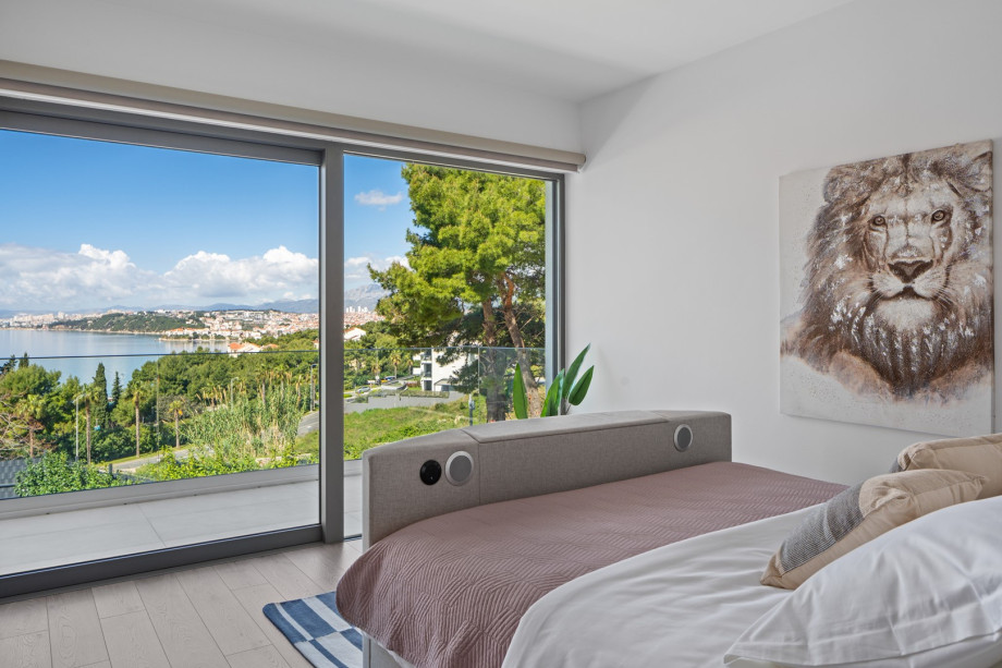 Bedroom No.2  has a 180 by 200 cm king-size bed