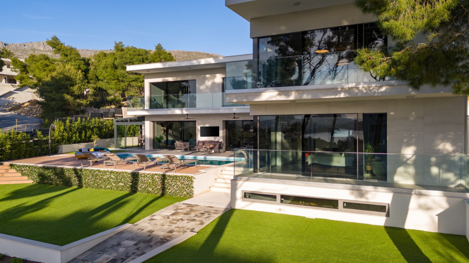 Villa Aride is located only 9km far from the center of the famous town Split