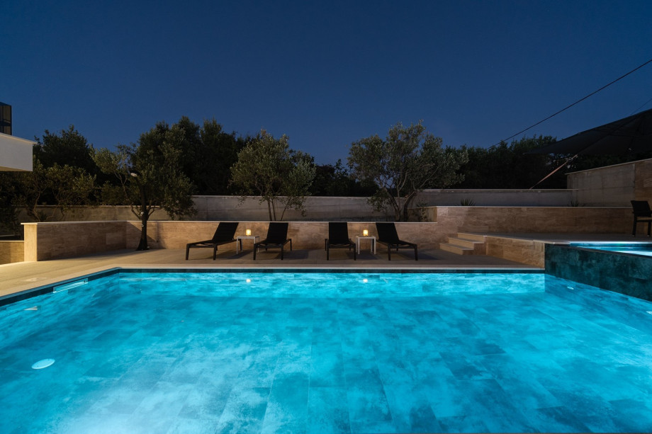 Each bedroom has an en-suite bathroom and a balcony or a terrace, and there is a nice sea view from the property.