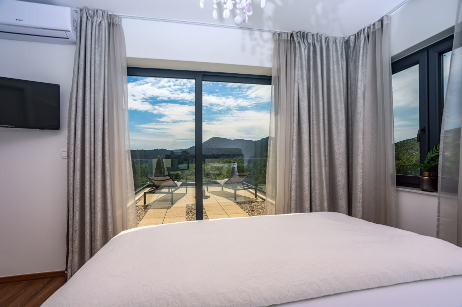 bedroom No1 has a terrace with outdoor furniture