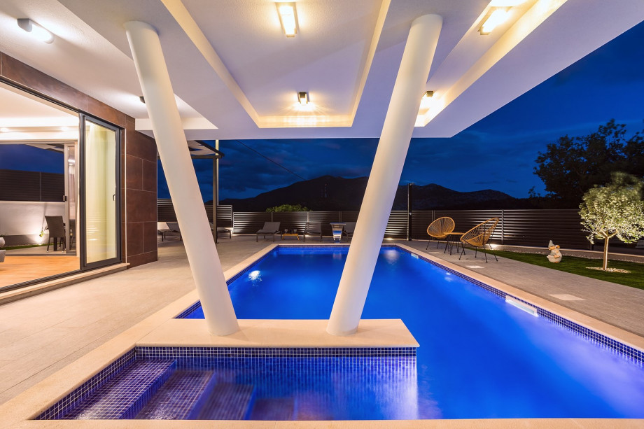 New and stylish Villa Bruna  surrounded with a lights