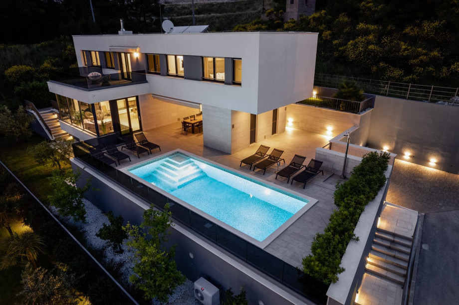 Modern property with stunning sea views located just above the Brzet beach