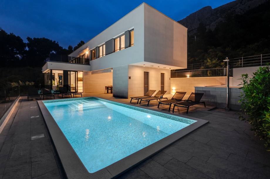 Modern property with stunning sea views located just above the Brzet beach