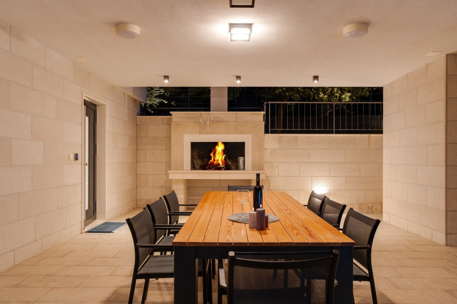 Covered dining area at the pool