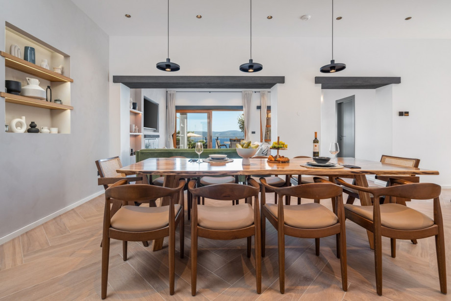 You deserve an absolute luxurious vacation in this extraordinary villa with style.