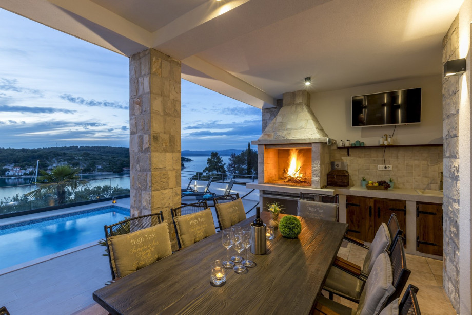 Villa offers a nice and cozy feeling for your romantic or family relaxation