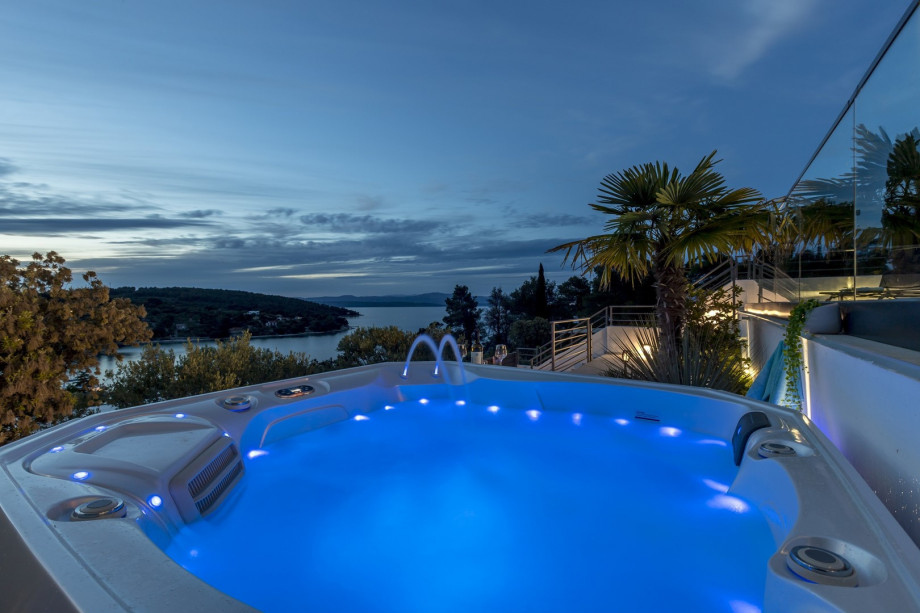 Carefully placed lighting completes the perfect experience of Dalmatian summer evenings