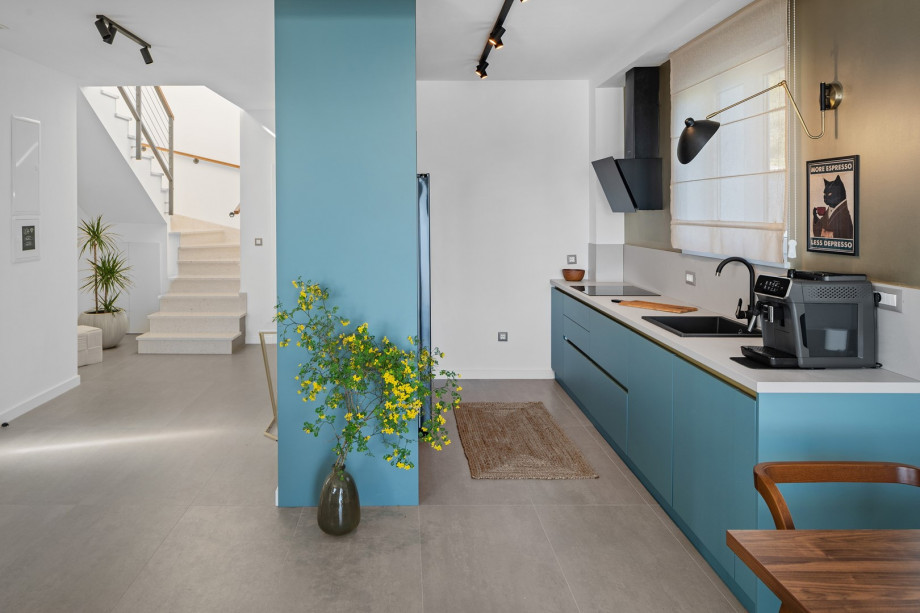 A fully equipped kitchen with all the amenities a modern guest needs