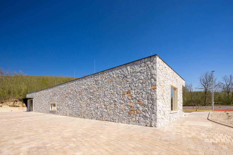 This viila offer  secure parking for up to 4 cars