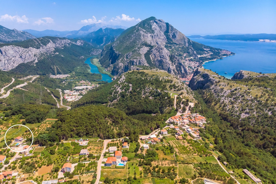 Marked position of the villa Jelena