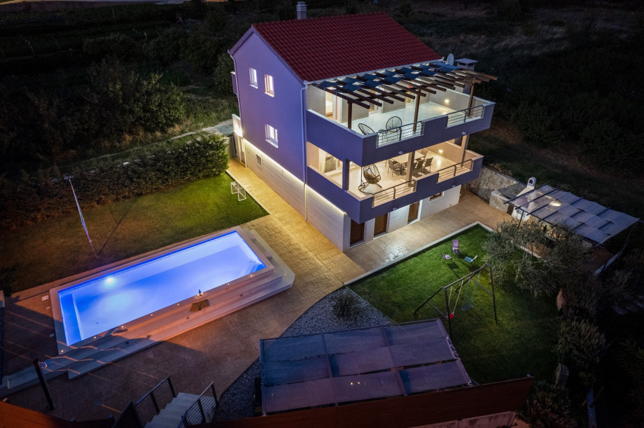 Carefully placed lighting completes the perfect experience of Dalmatian summer evenings