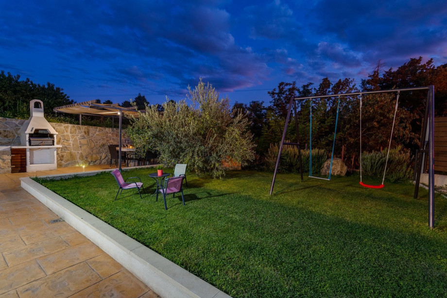 Enjoy the sunsets or the mornings surrounded by Mediterranean plants and the sound of the birds