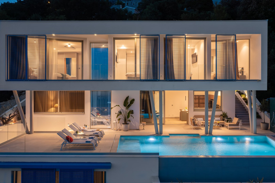 NEW Boutique Villa Nana, 4 ensuite bedrooms, a SPA zone, Heated pool