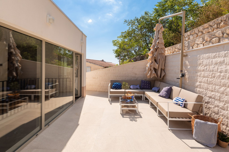 A nice outdoor sitting area