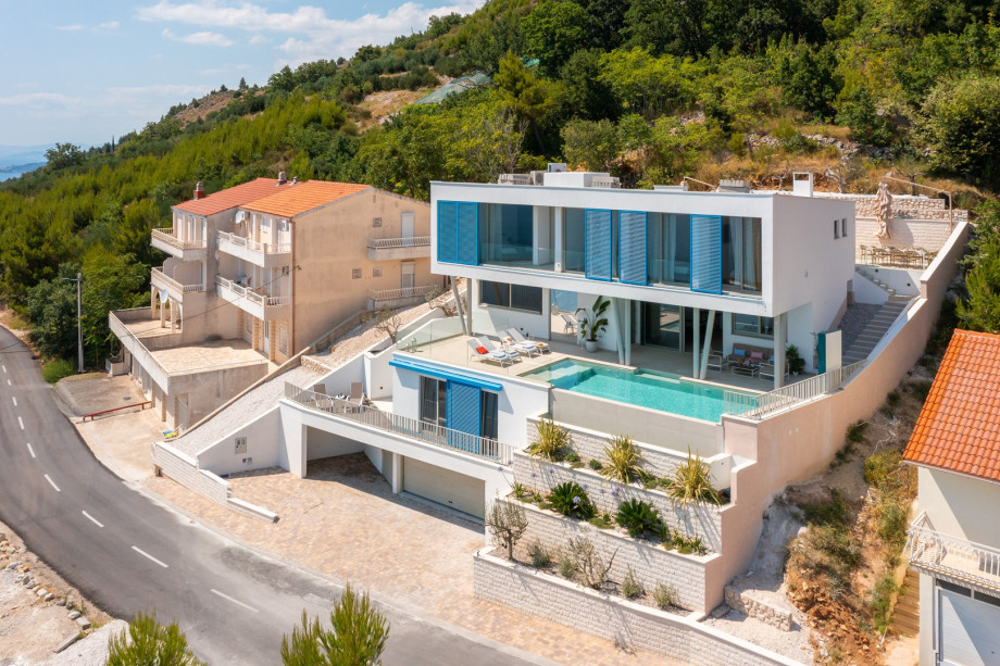 NEW Boutique Villa Nana, 4 ensuite bedrooms, a SPA zone, Heated pool