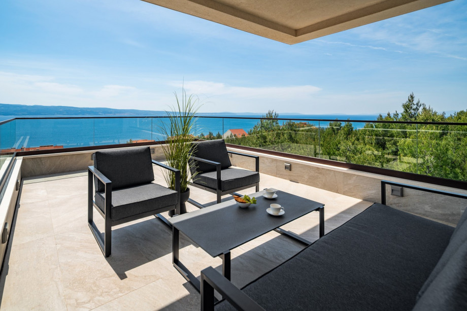 Rooftop-Terrace for relaxing evening gatherings with a sea view