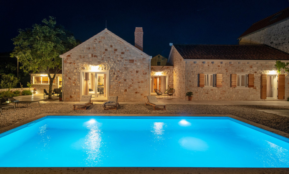 Stylish and modern villa located in small and unspoiled village Škrip