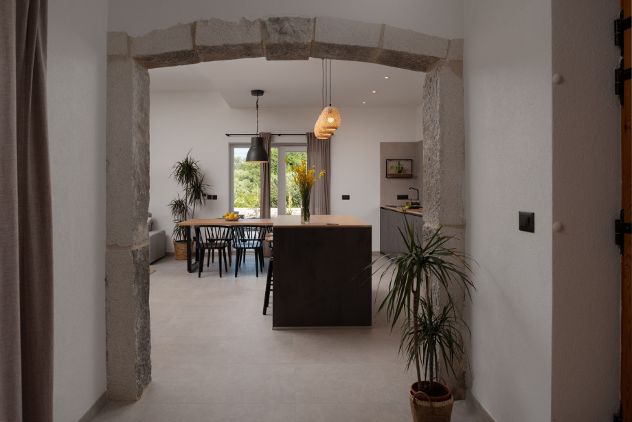 Villa Olim Civitas is located on the island Brač in the small village Škrip, only 3,8km from Splitska Bay center on the Brac Island