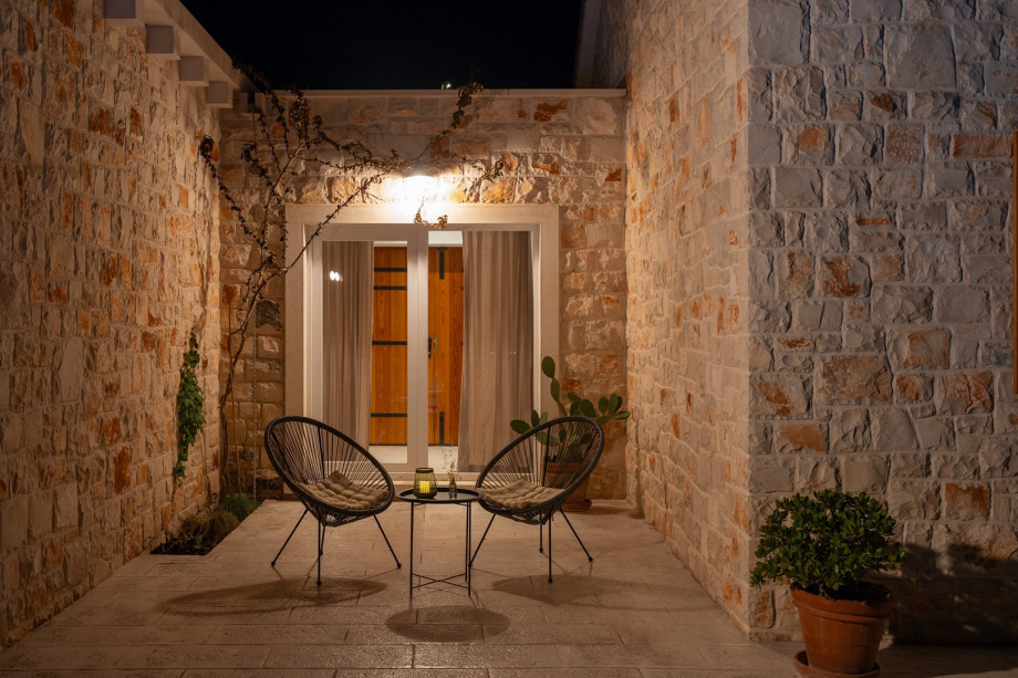 Villa Olim Civitas is high-end furnished, fully airconditioned with free WiFi.