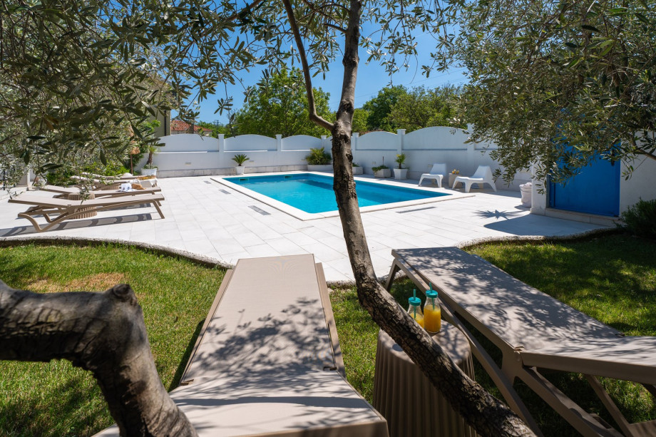 Very comfortable, and contemporary property with a carefully selected Mediterranean color touch
