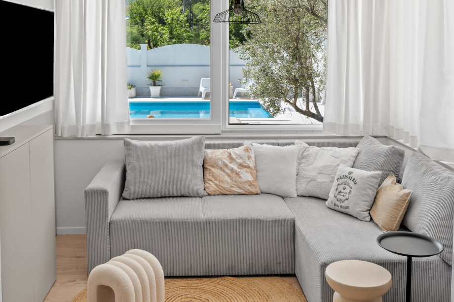 Experience the warmth of a snug space filled with an abundance of radiant lights