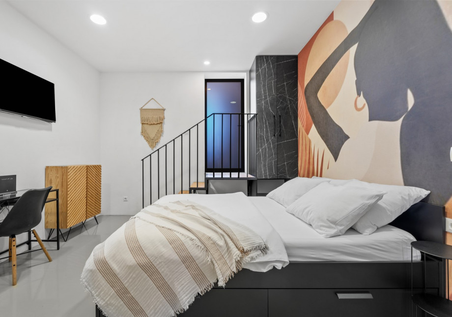 Bedroom No.3  with a Queen-size bed ( 160x200cm ), air-conditioning and entrance from outside