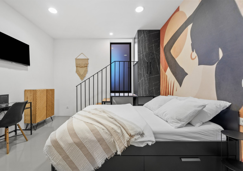 Bedroom No.3  with a Queen-size bed ( 160x200cm ), air-conditioning and entrance from outside