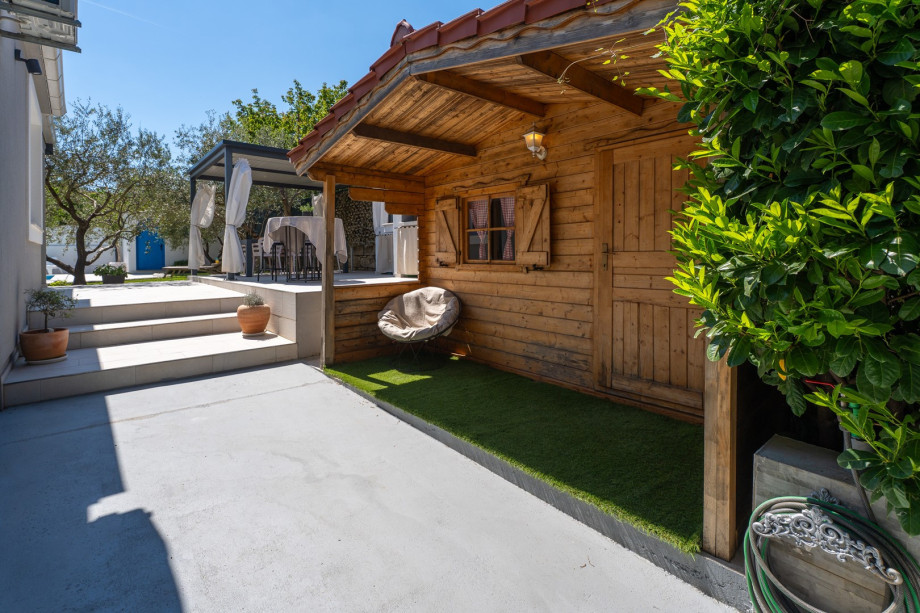 There is a private parking lot secured for 3 cars