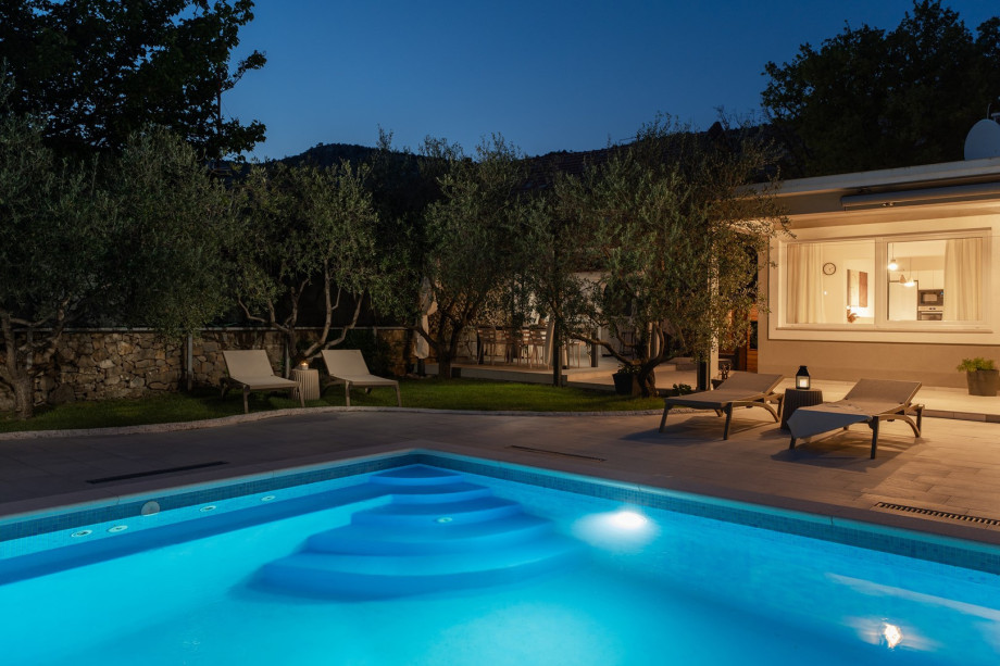 Breathtaking natural surroundings and the sound of bird songs for a relaxing vacation