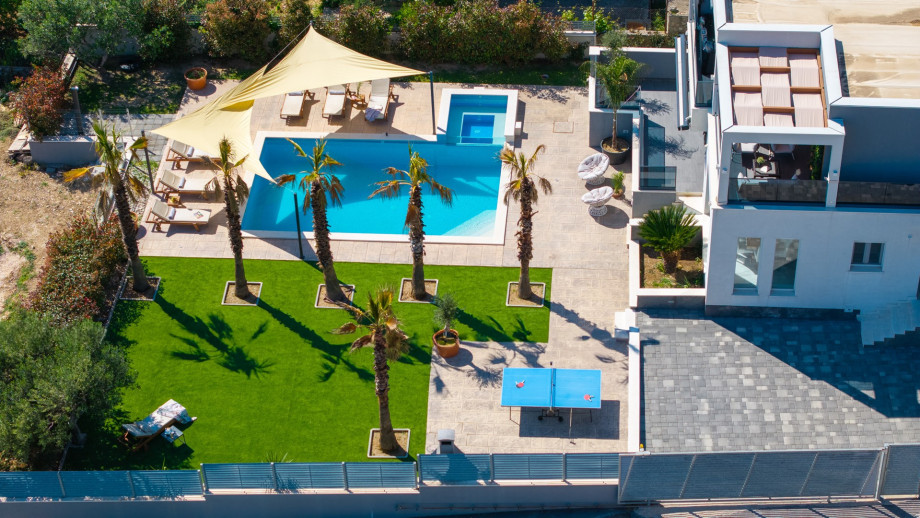 Very comfortable accommodation for 8+2 people, fully air-conditioned