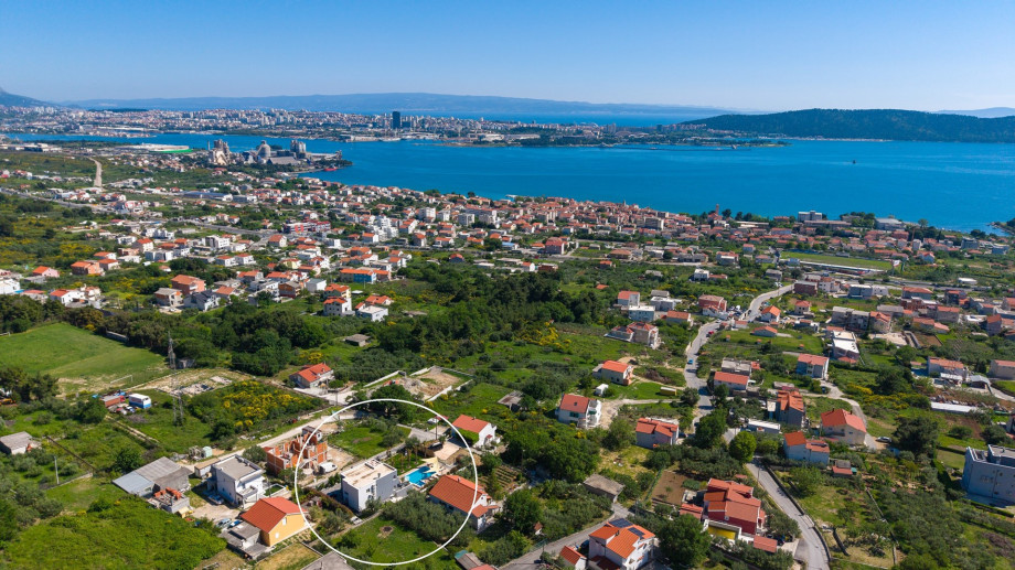Marked position of Villa Stanka, located in very quiet surroundings of Kaštel Sućurac