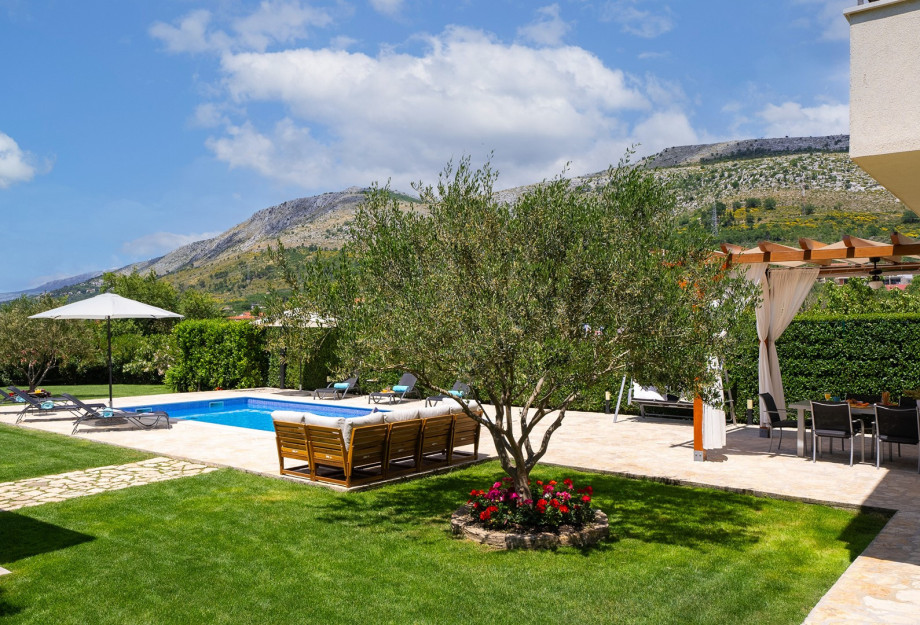 Villa Roko is a newly constructed property that is well-equipped and fully furnished.