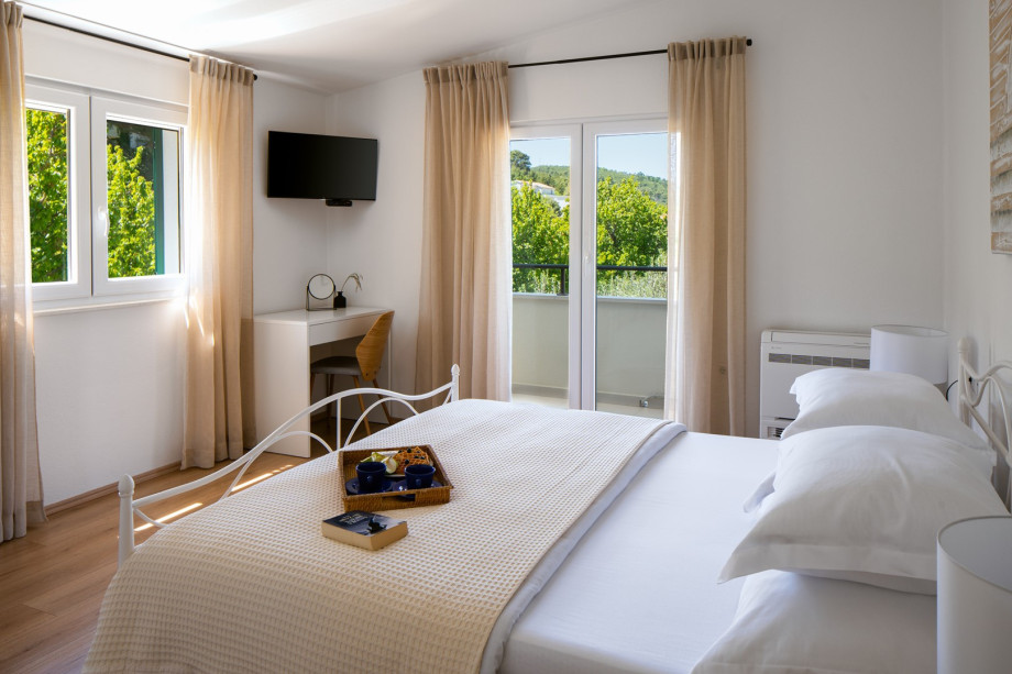 With modern amenities, and tranquil surroundings, this room serves as the perfect place for your next getaway.