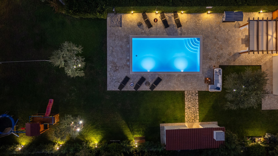 The setting is ideal for a romantic getaway or a family vacation.