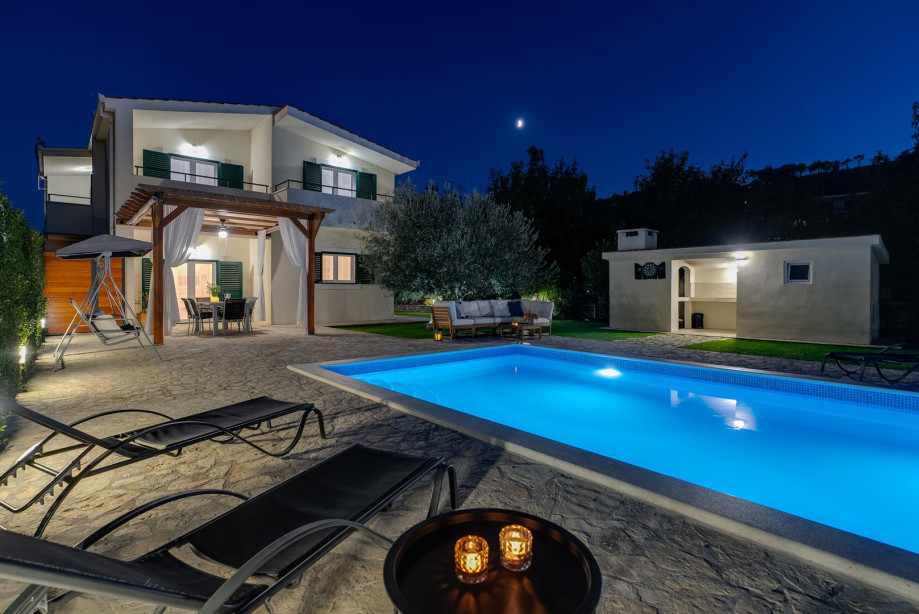 Take a break from the stress and hustle of modern life, and simply enjoy a peaceful environment.