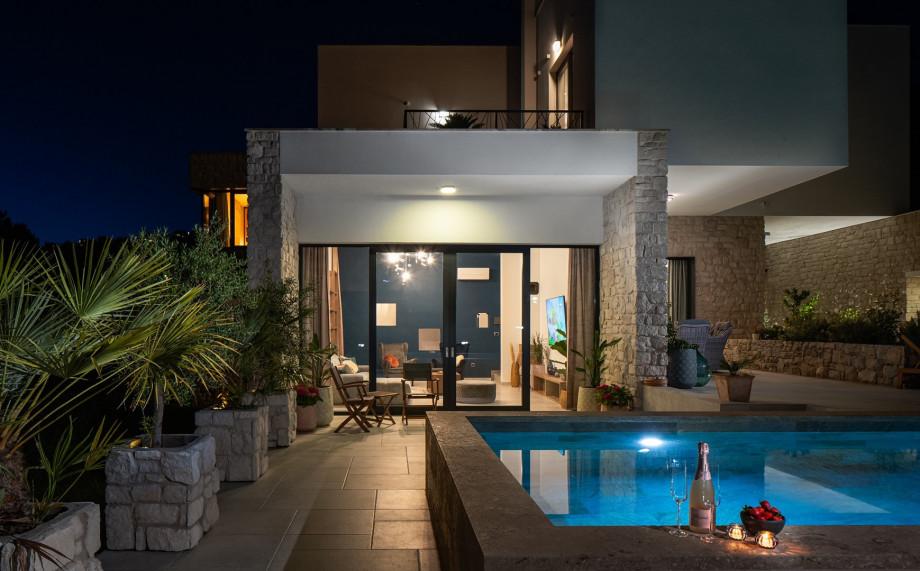 Aromatic plants around you is a dream for someone who appreciates simple, yet elegant spaces.